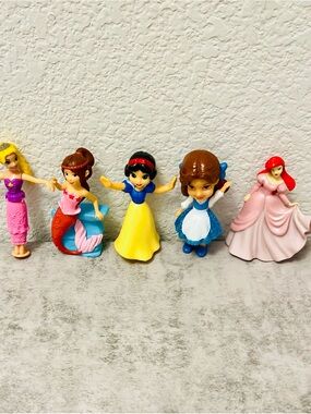 Disney Mini Princess Figure Set - Yellow, Blue, Pink, Red, Brown